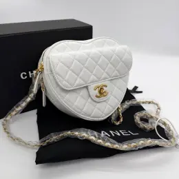 Chanel Heart Bag White / Gold Leather Premium