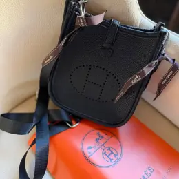 Сумка в стилі Hermes Evelyne шкіряна чорна 18×17×6,5 см