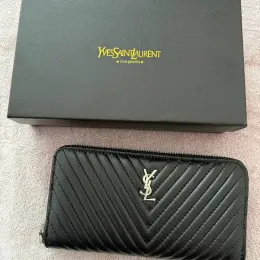 Женский кожаный кошелек Yves Saint Laurent