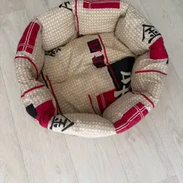 Лежанка для собак/котів 50x50 см