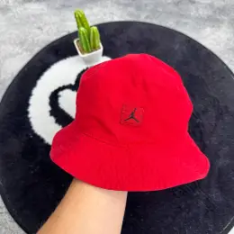 Панама Nike Air Jordan червона