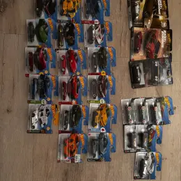 Колекційні моделі автомобілів Hot Wheels