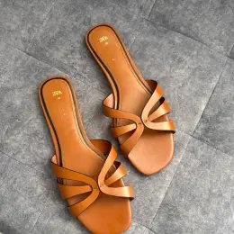 Шльопки Zara жіночі коричневі розмір 39