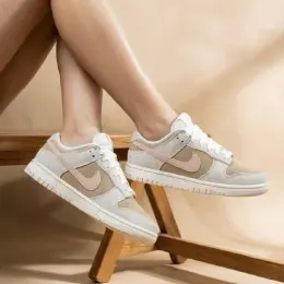 Женские кроссовки Nike Dunk Low Phantom