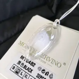 Стильна жіноча куртка MONTEVERVINO чорна