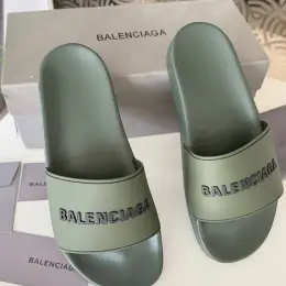 Balenciaga Шлепанцы хаки
