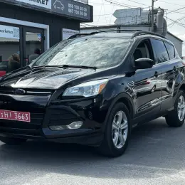 Ford Escape 2013 2.0 л. Автомат Чорний