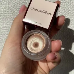 Charlotte Tilbury Eyes to Mesmerise Кремові тіні відтінок Champagne