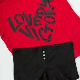 Піжама Victoria's Secret червона з чорним принтом, шорти чорні, розмір XS