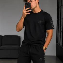 Стильний чоловічий комплект Adidas: футболка та шорти, чорний