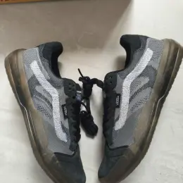 Кросівки Vans шкіра весна-літо 37.5 р