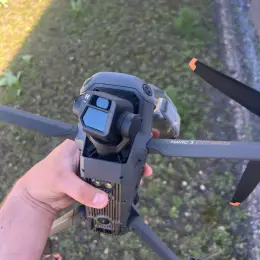 DJI Mavic 3E, Mavic 3 Pro та пульт RC Pro