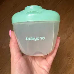 Контейнер для суміші порційний BabyOno на 4 секції