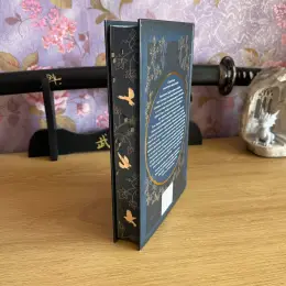 Книга "Пісня вічних дощів"