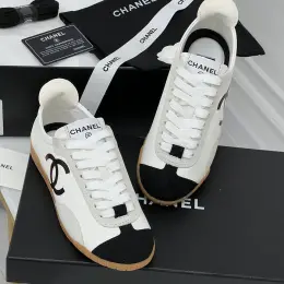 Кросівки Chanel жіночі білі з чорним