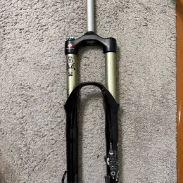 Вилка Rock Shox Totem RC2 DH 180 мм