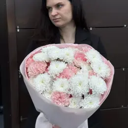Букет из гвоздики и розы