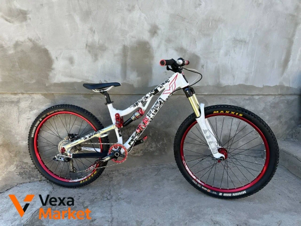 Велосипед YT Play 26 S Slopestyle/Dirt/Freeride