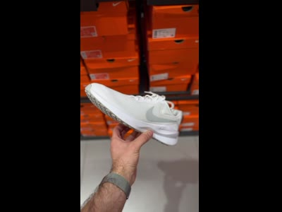Nike Revolution 7