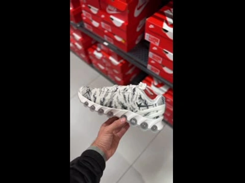 Nike Air Max DN8 PRM