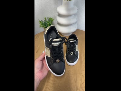 Кеди GUESS чорні зі золотими деталями, розмір 36