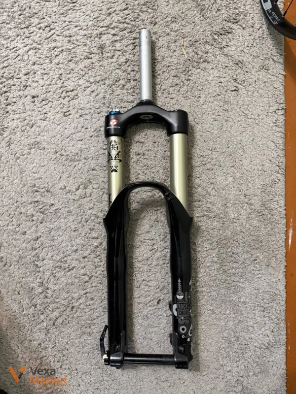 Вилка Rock Shox Totem RC2 DH 180 мм