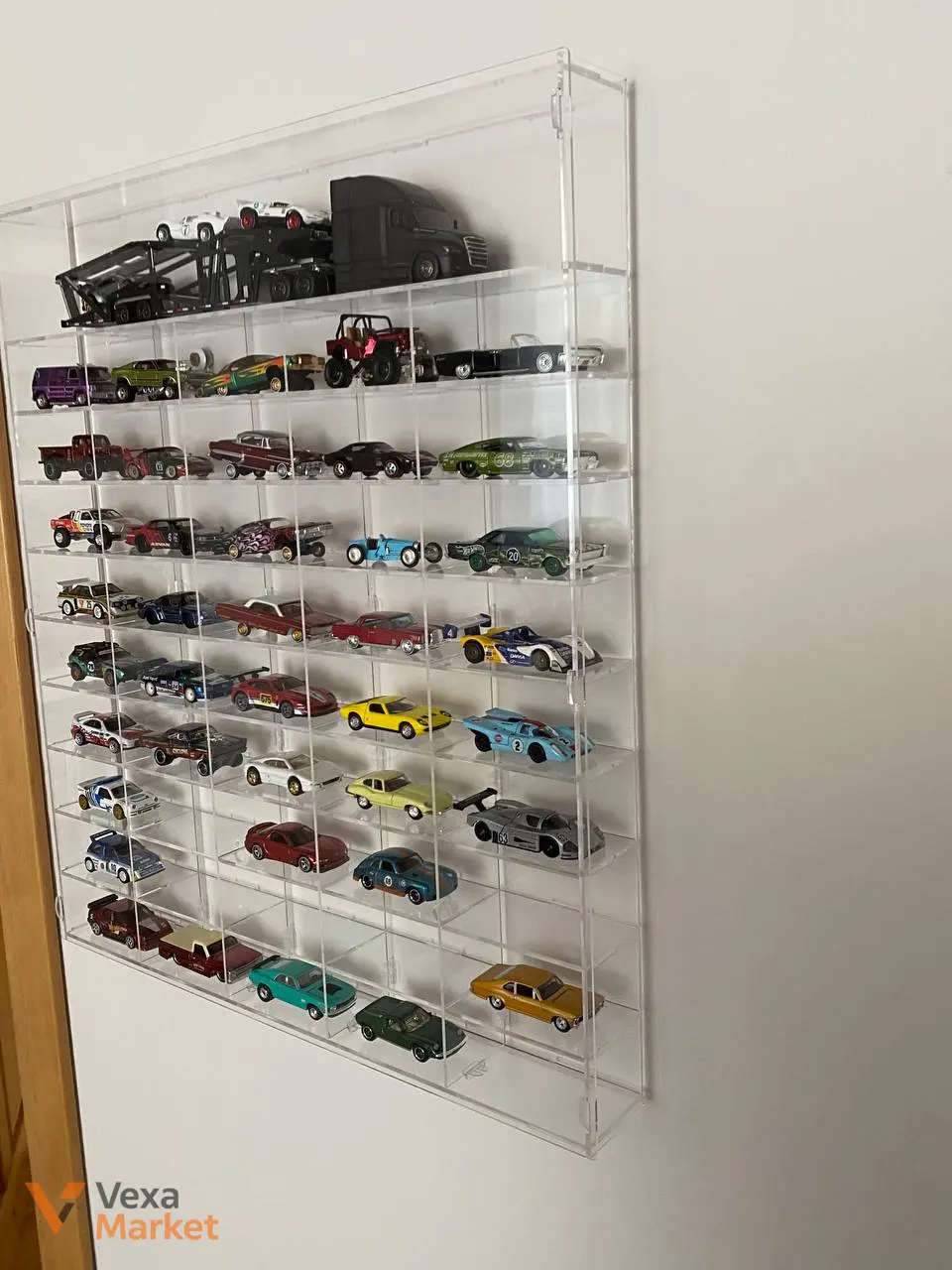 Акриловий бокс-вітрина для 50 машинок Hot Wheels 1:64, настінна полиця-органайзер — фото 4