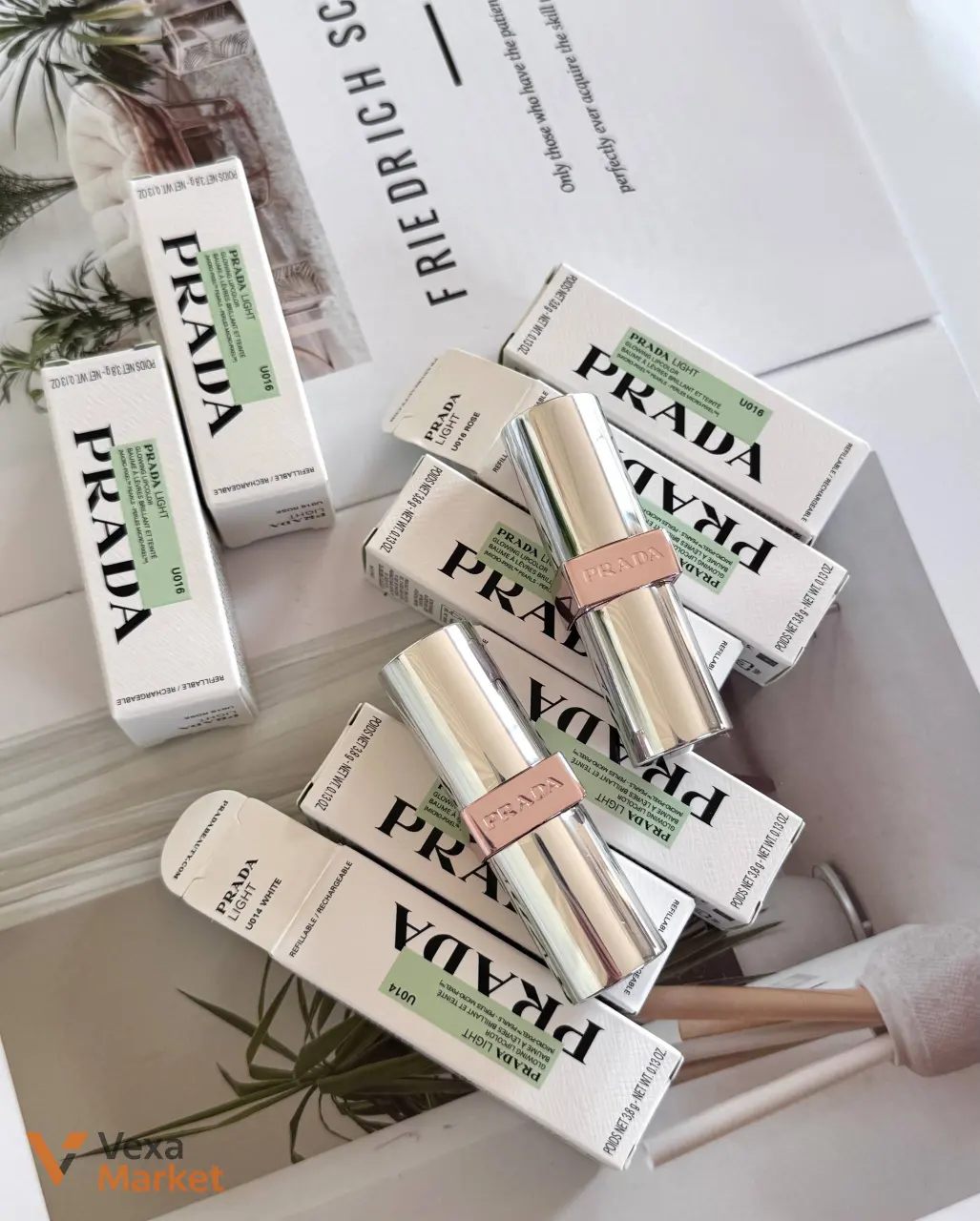 Бальзам для губ PRADA LIGHT Glowing Lipcolor U0014White, U016 Rose