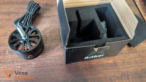 Безколекторний мотор FlashHobby 4320 A4320 350kv та Readytosky 3115 900KV
