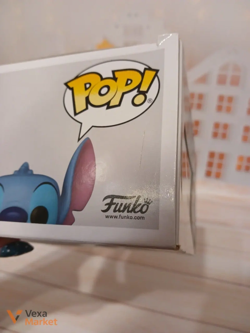 Фігурка Funko Pop Lilo & Stitch: Stitch Flocked 1045 — фото 3