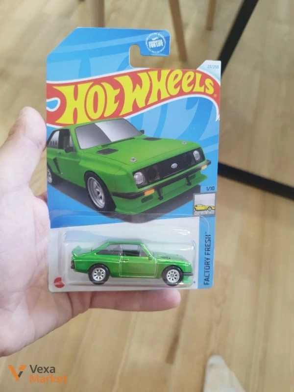 Hot Wheels Ford Escort RS2000 Factory Fresh