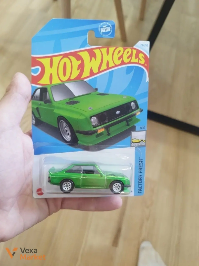 Hot Wheels Ford Escort RS2000 Factory Fresh