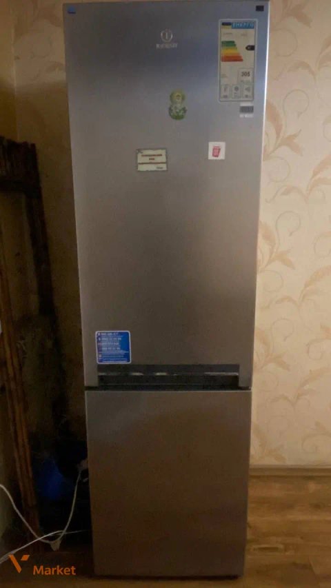 Холодильник Indesit під ремонт або на запчастини