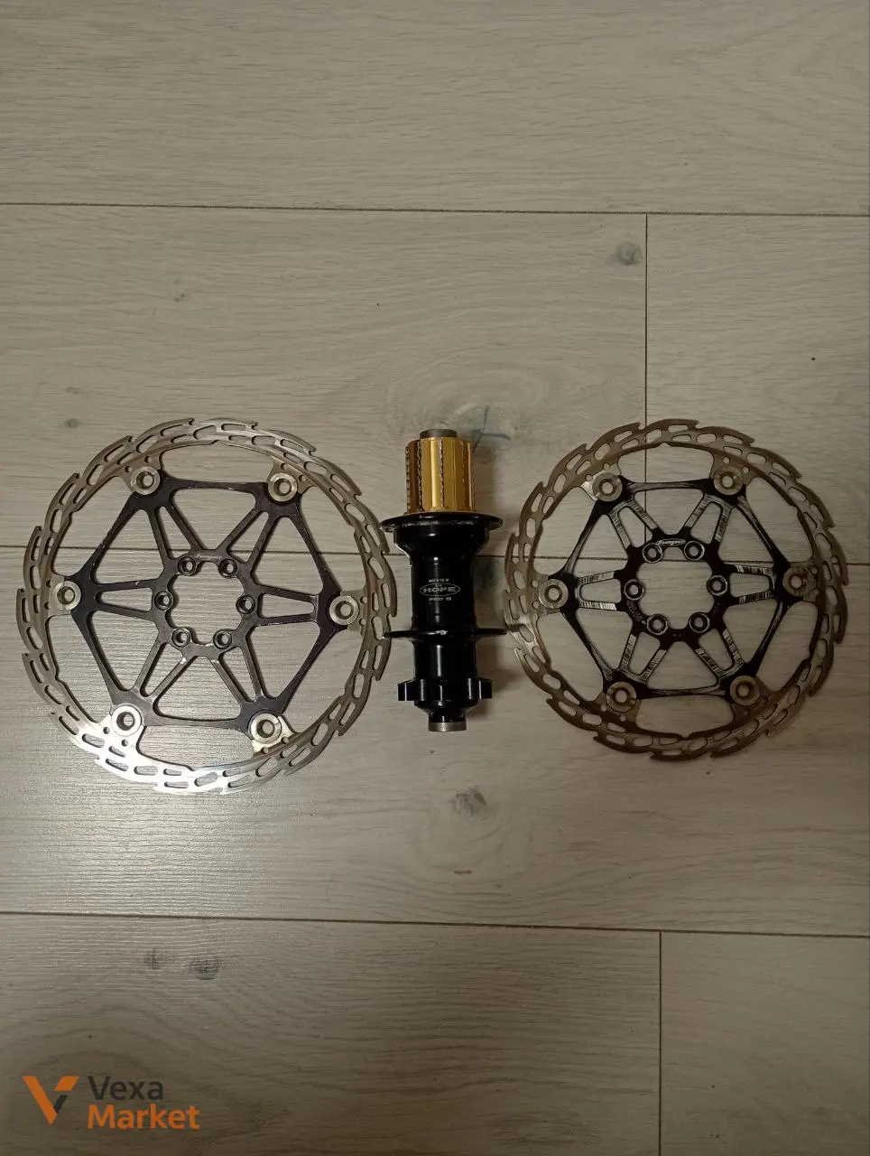 Комплект велозапчастей: втулка Hope Pro 2, ротора Hope, вилка Rock Shox Domain 318, трансмиссия Shimano XT