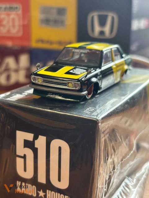 Модель машинки Kaido House x Mini GT Datsun Street Racing 510 V2