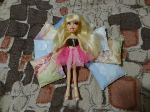 Оригинальная кукла Братц Хлоя (Bratz Cloe MGA 2010) в обуви