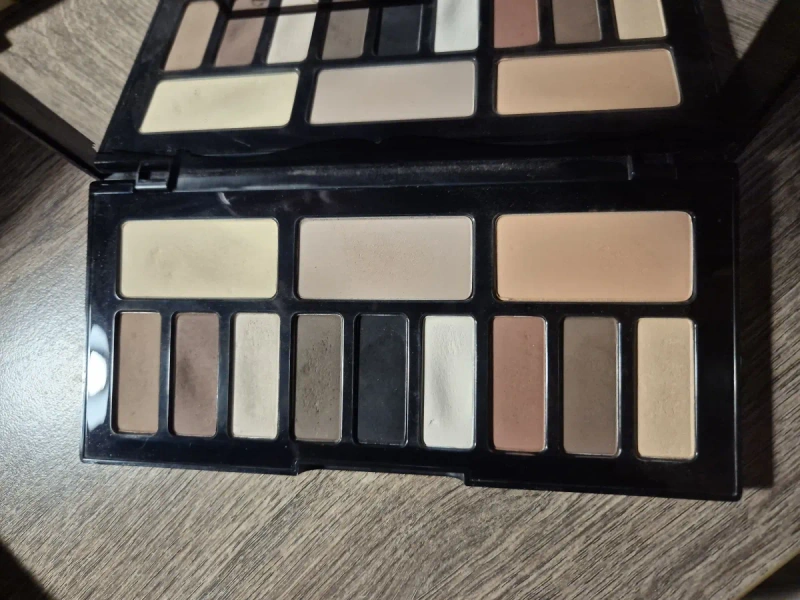 Палетка Kat Von D Shade + Light Eye Contour Palette оригінал США — фото 2