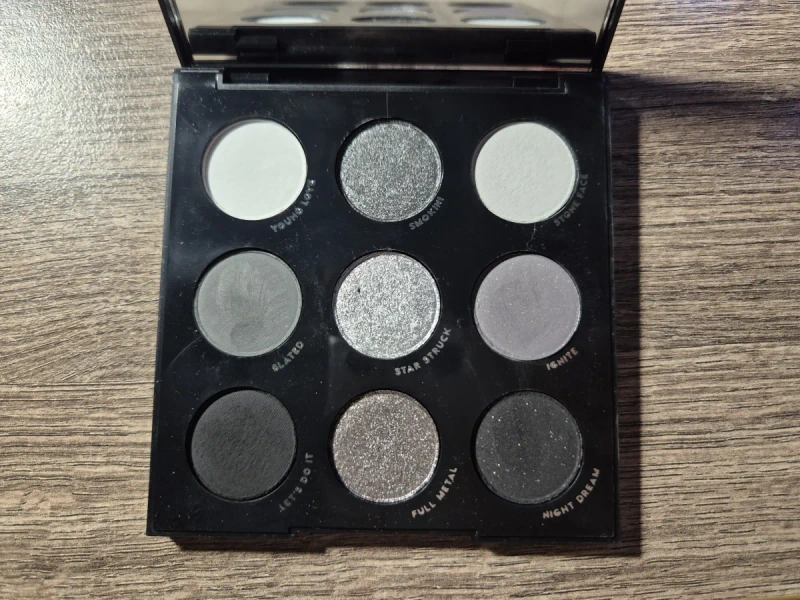 Палетка тіней Colourpop Blowin Smoke (Smoke Show) — фото 3
