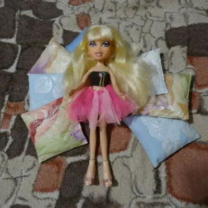 Оригинальная кукла Братц Хлоя (Bratz Cloe MGA 2010) в обуви