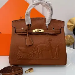 Сумка Hermes Birkin 30 см с эксклюзивным тиснением