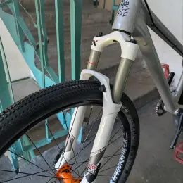 Повітряна вилка RockShox Revolution 110мм Dual Air
