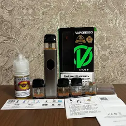 Vaporesso XROS 5 Pod-система з рідиною Strawberry Kiwi