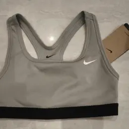 Спортивный топ Nike размер 137-146