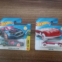 Колекційні машинки Hot Wheels Mercedes-Benz CLA та Twin Tags