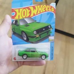 Hot Wheels Ford Escort RS2000 Factory Fresh