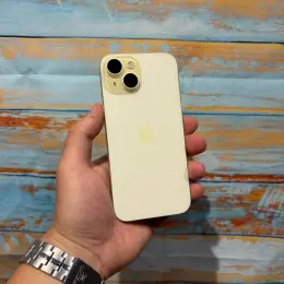 iPhone 15 128GB