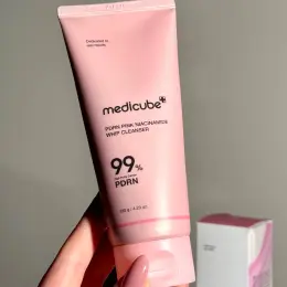 Medicube PDRN Pink Niacinamide Whip Cleanser очищувальна пінка для вмивання 120 г