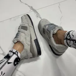 Louis Vuitton Trainer Grey шкіра, текстиль