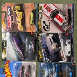 Колекційні моделі автомобілів Hot Wheels та Mini GT