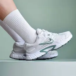 Nike V5 RNR White/Green Running Shoes